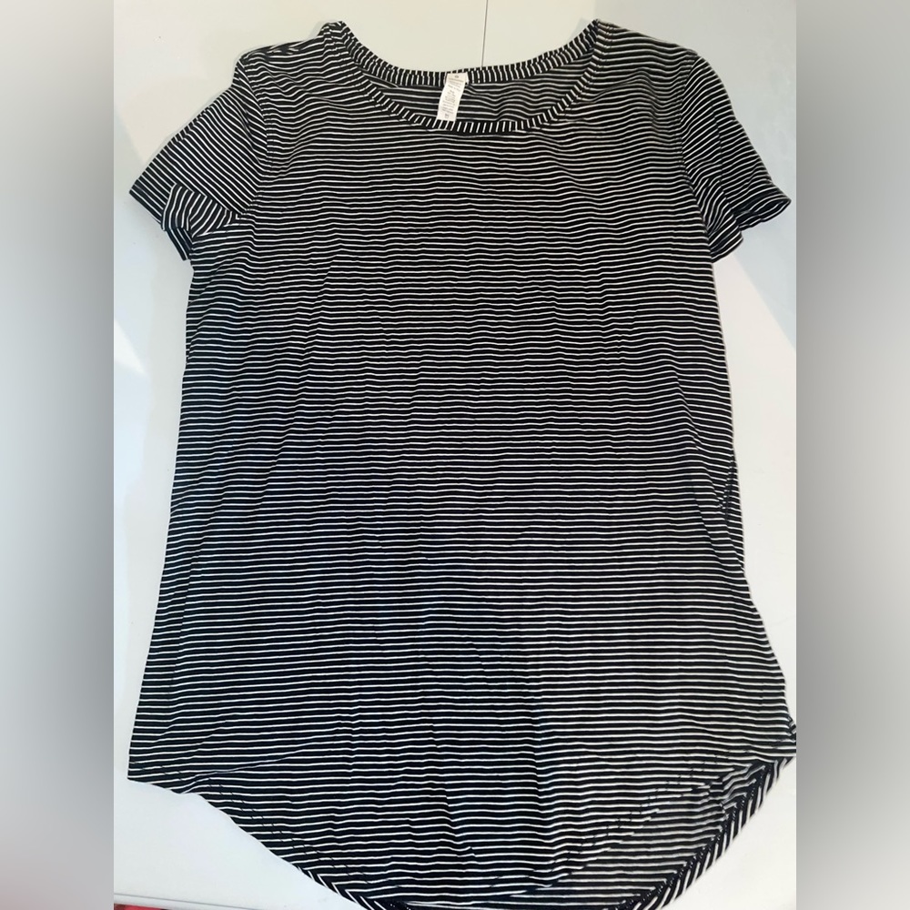 Lululemon tee